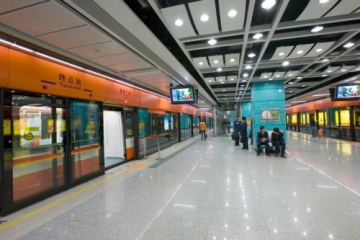 中国最挤地铁线路排行 广州1、2、3号线上榜，单日25